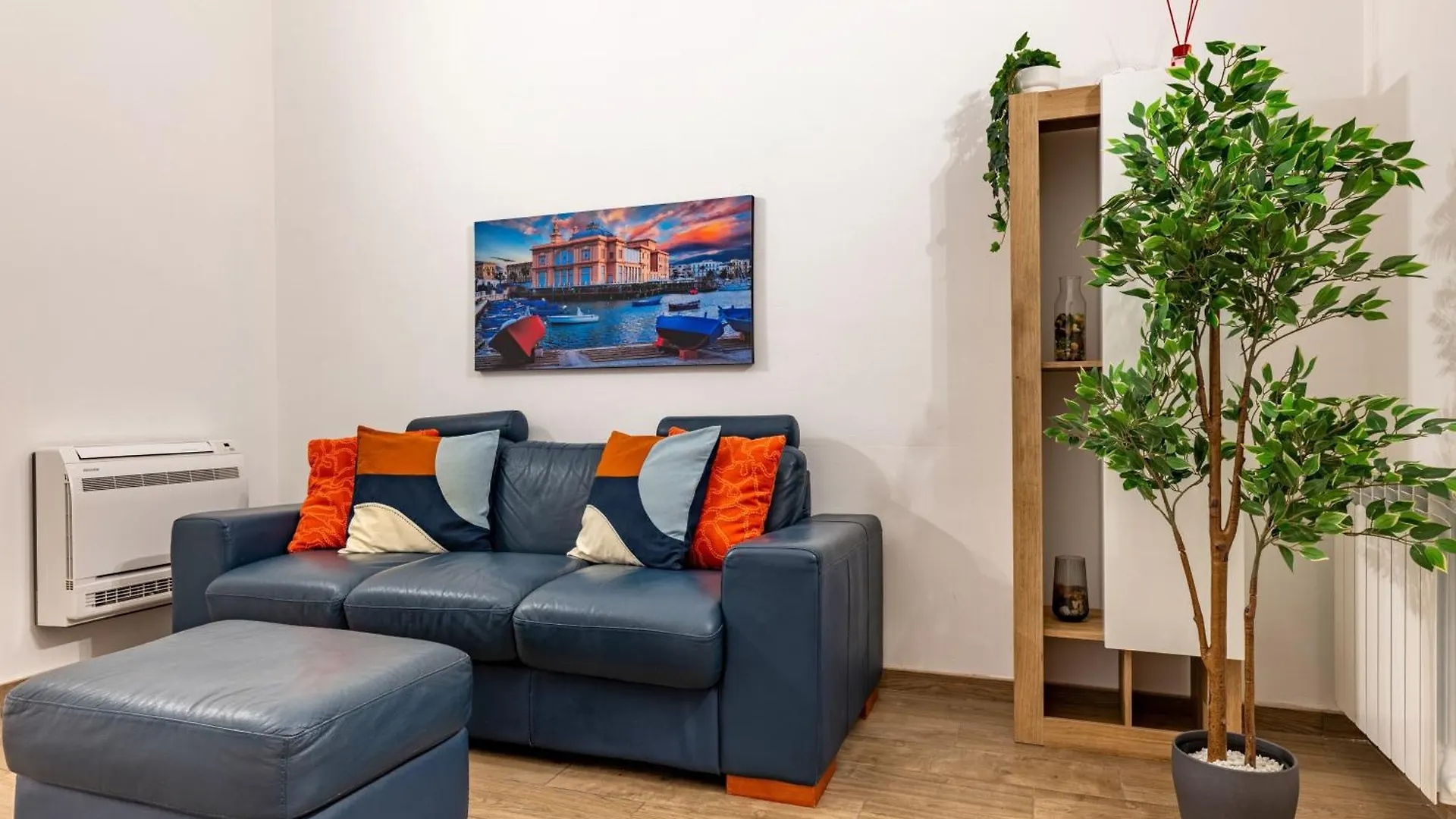 Modern Stone Apartment In The Heart Of Bari 0*,  Italy