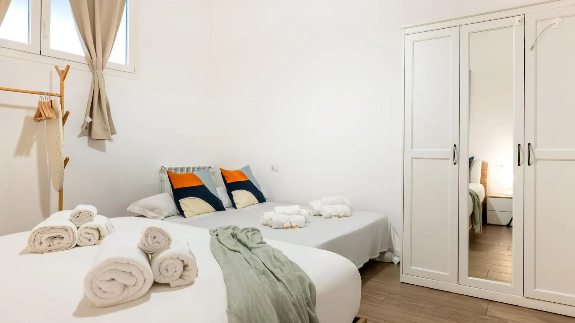 Modern Stone Apartment In The Heart Of Bari