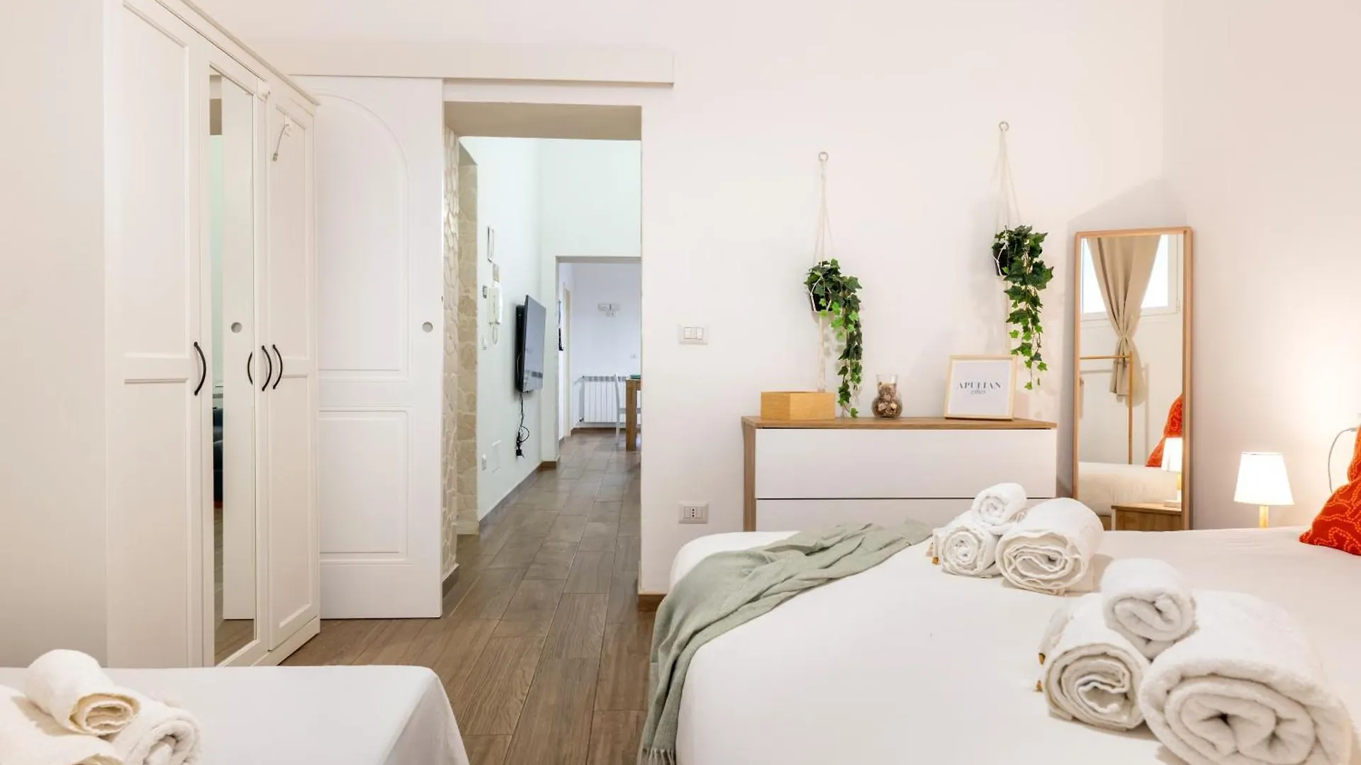 Modern Stone Apartment In The Heart Of Bari