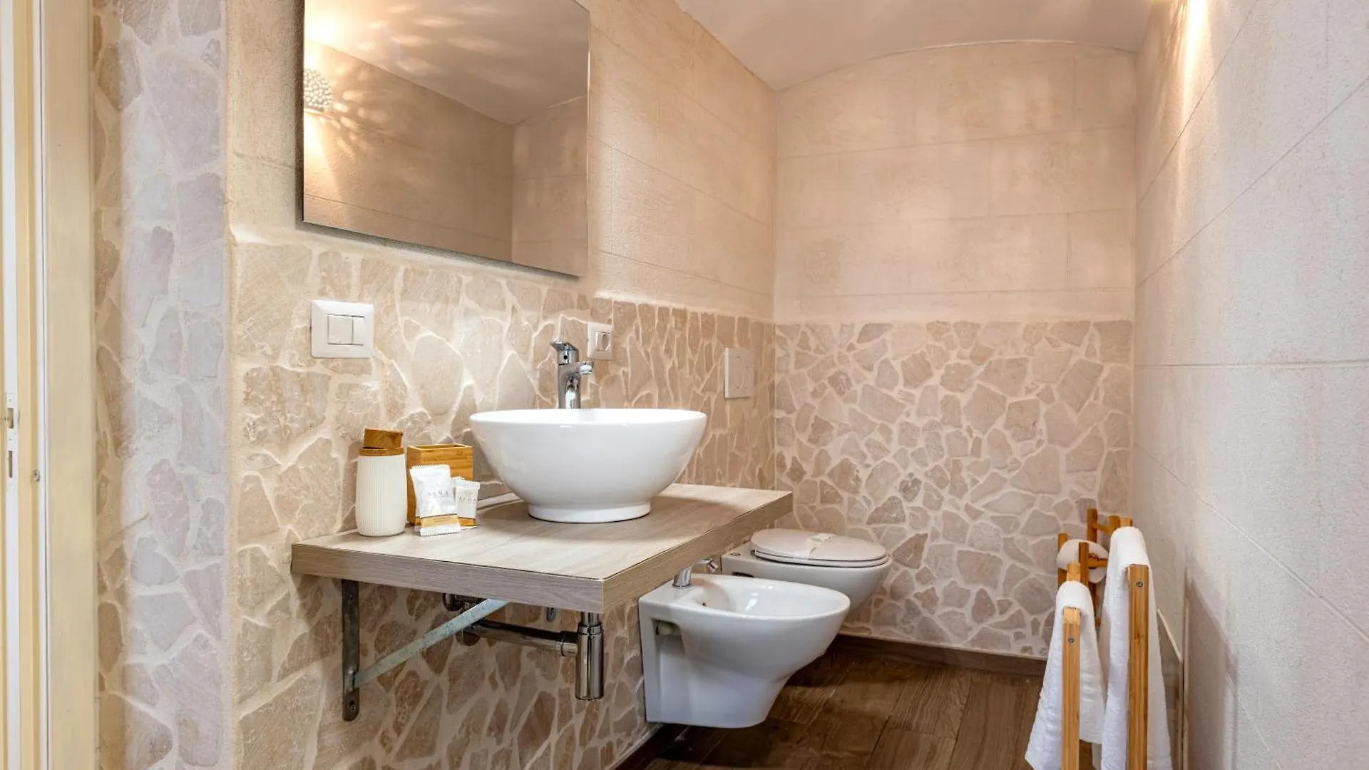 Modern Stone Apartment In The Heart Of Bari