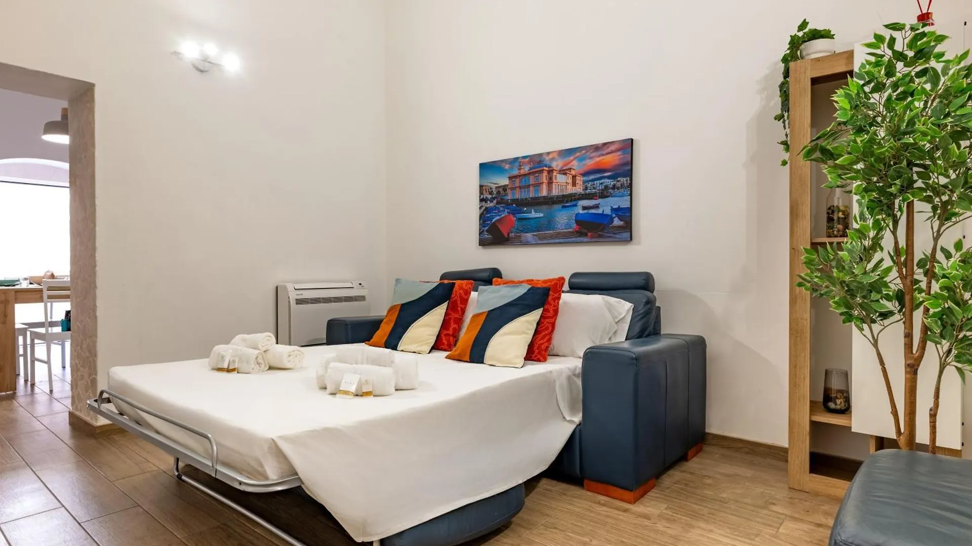Modern Stone Apartment In The Heart Of Bari