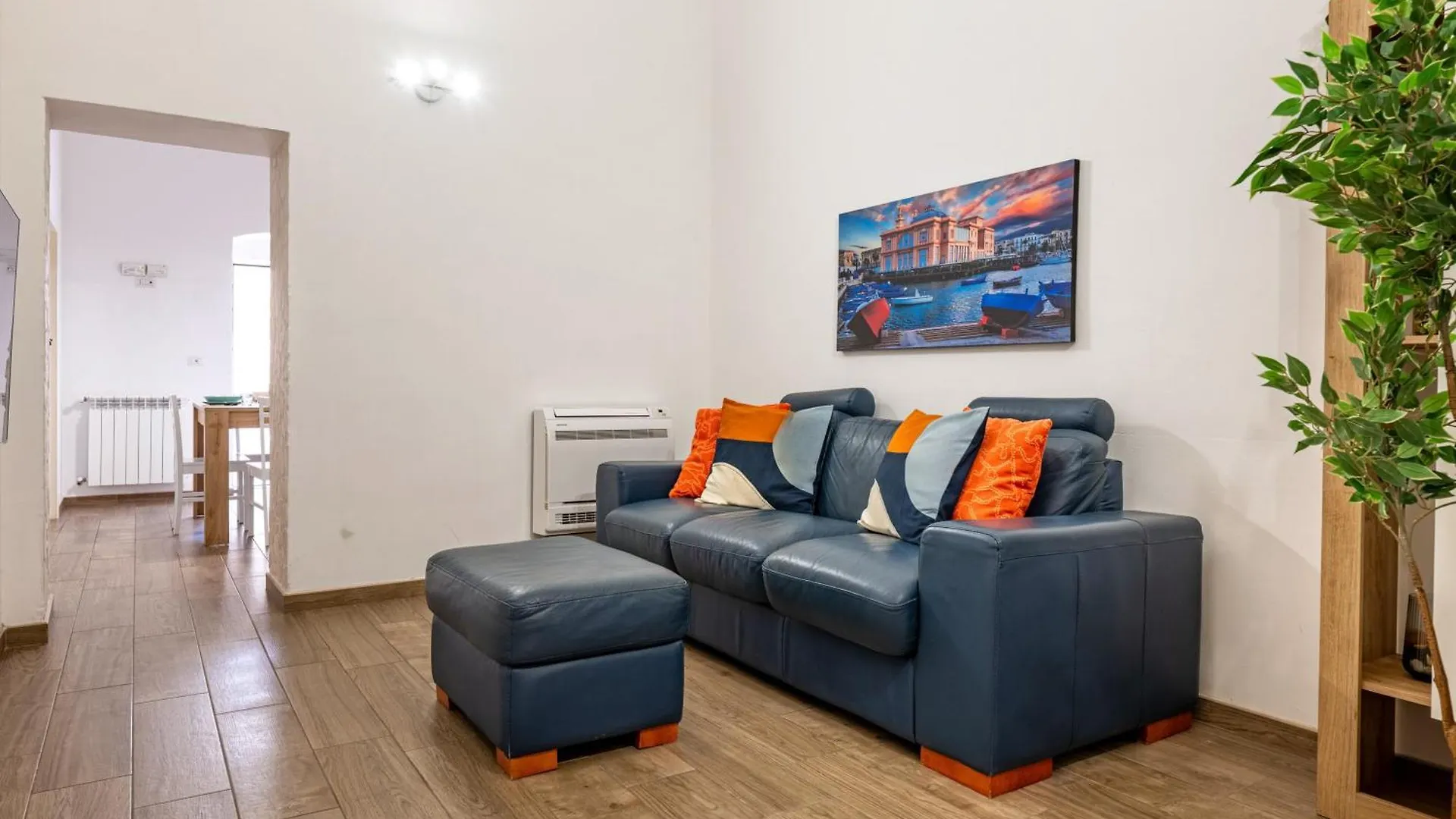 Modern Stone Apartment In The Heart Of Bari 0*,
