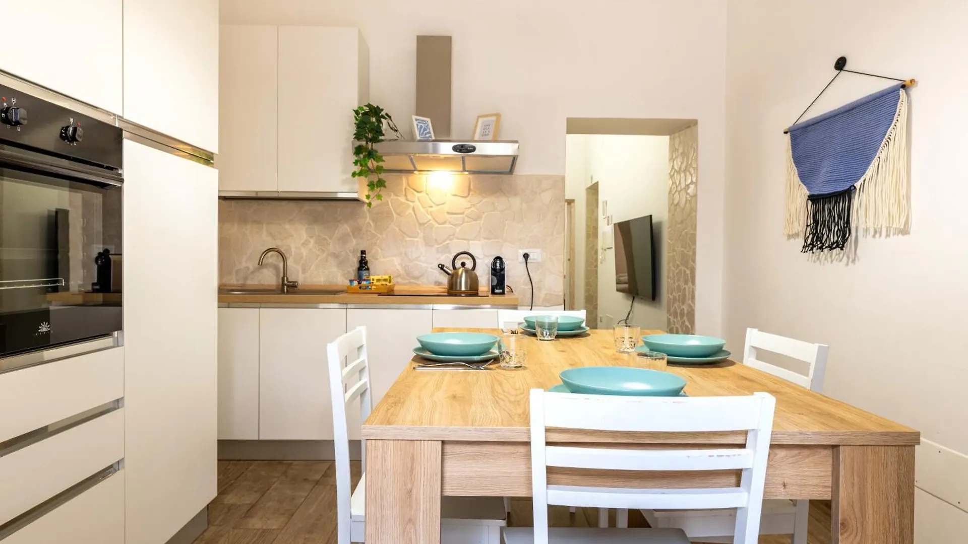 Modern Stone Apartment In The Heart Of Bari
