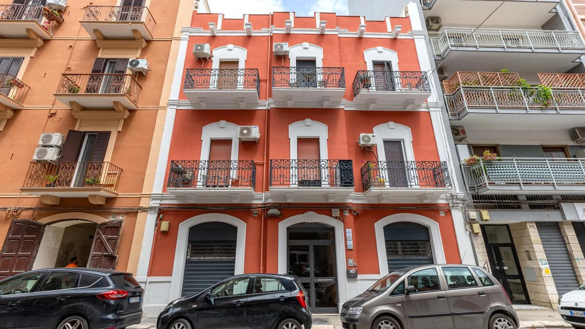 Modern Stone Apartment In The Heart Of Bari
