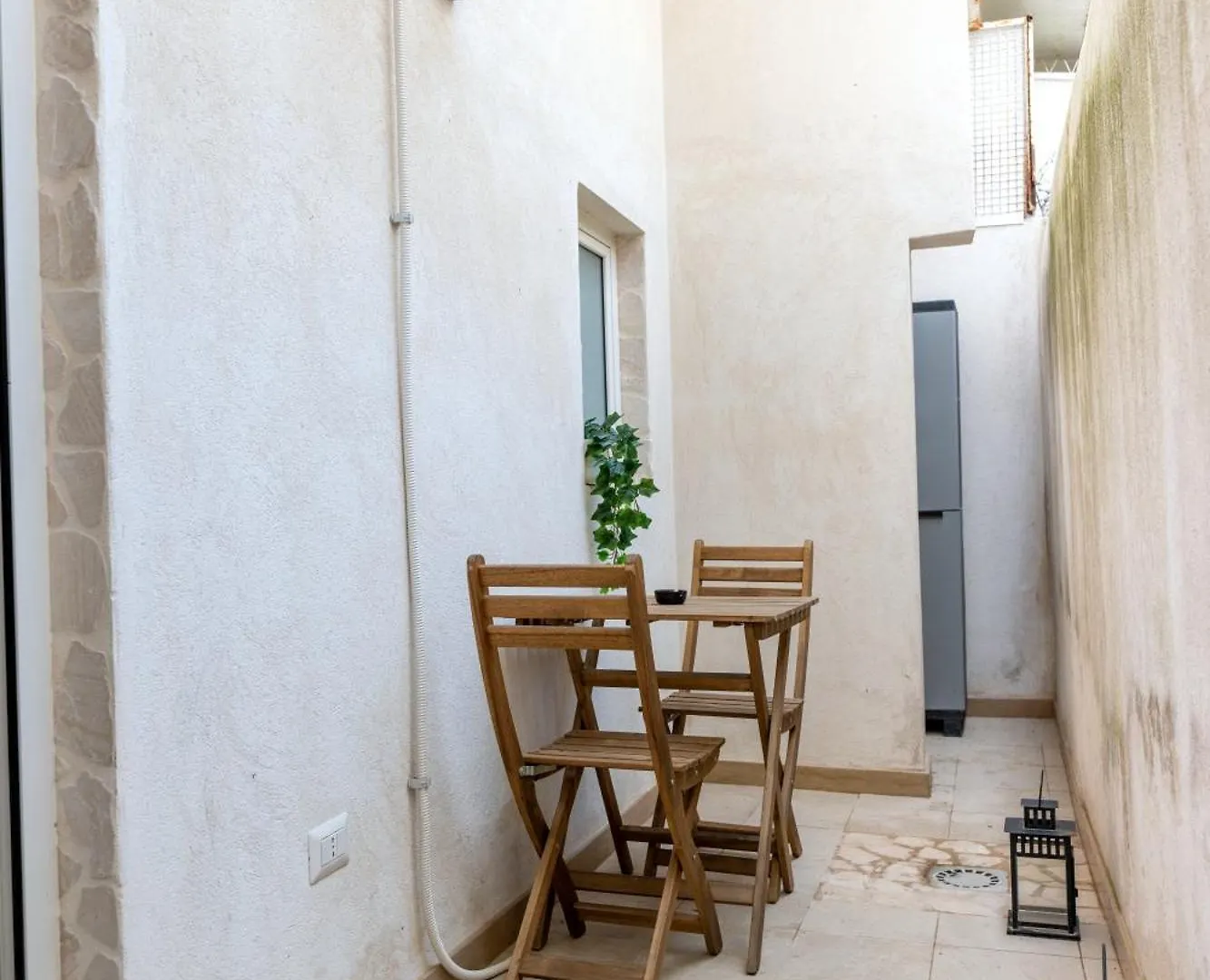 Modern Stone Apartment In The Heart Of Bari