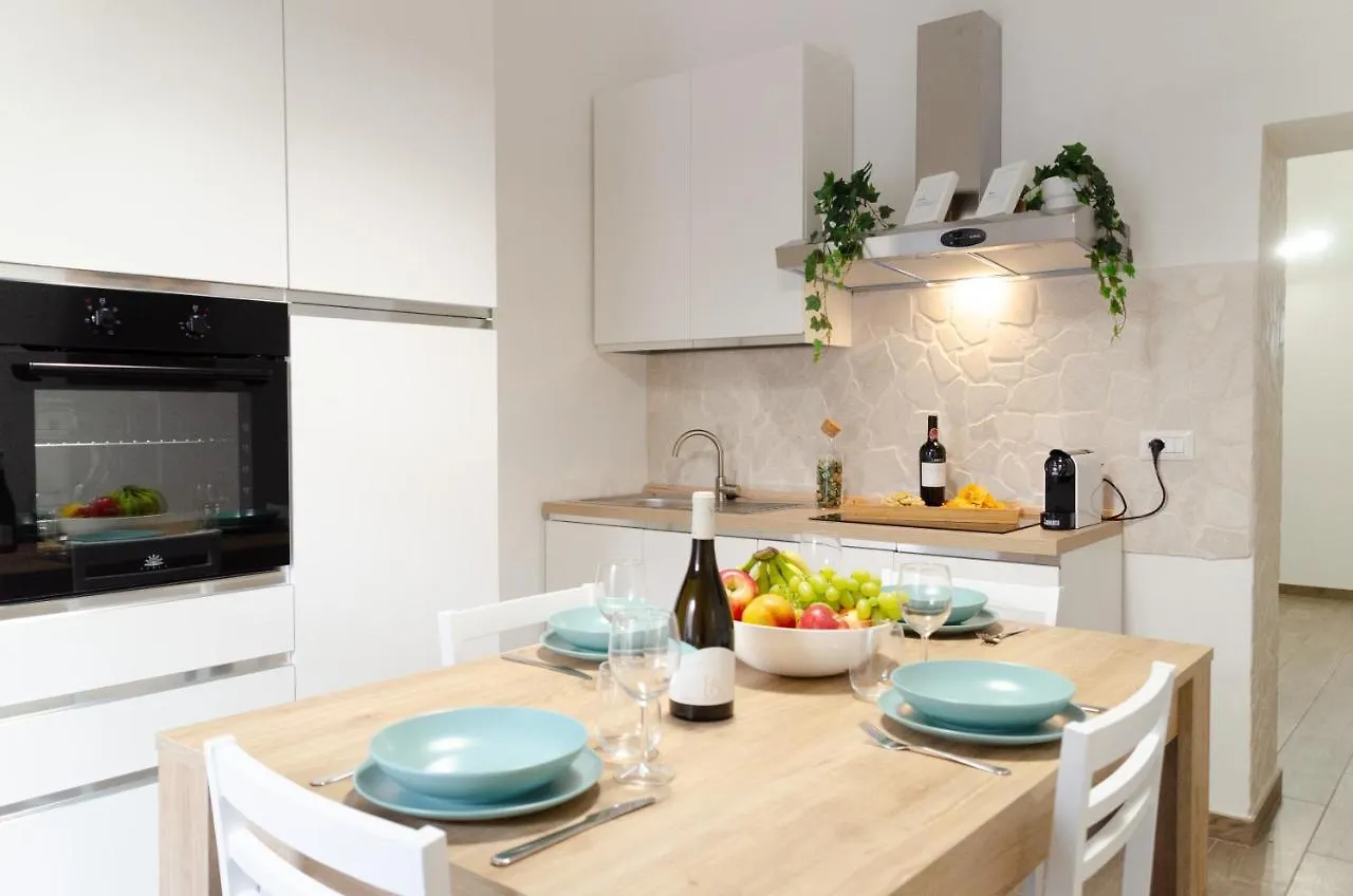 Modern Stone Apartment In The Heart Of Bari