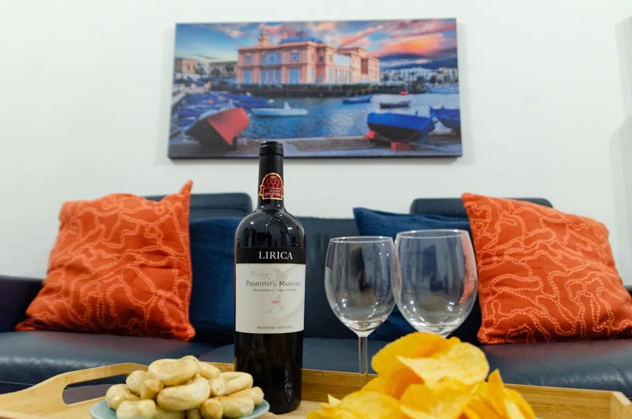 Modern Stone Apartment In The Heart Of Bari