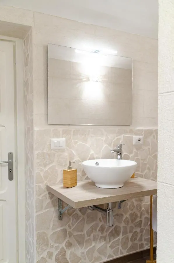Modern Stone Apartment In The Heart Of Bari
