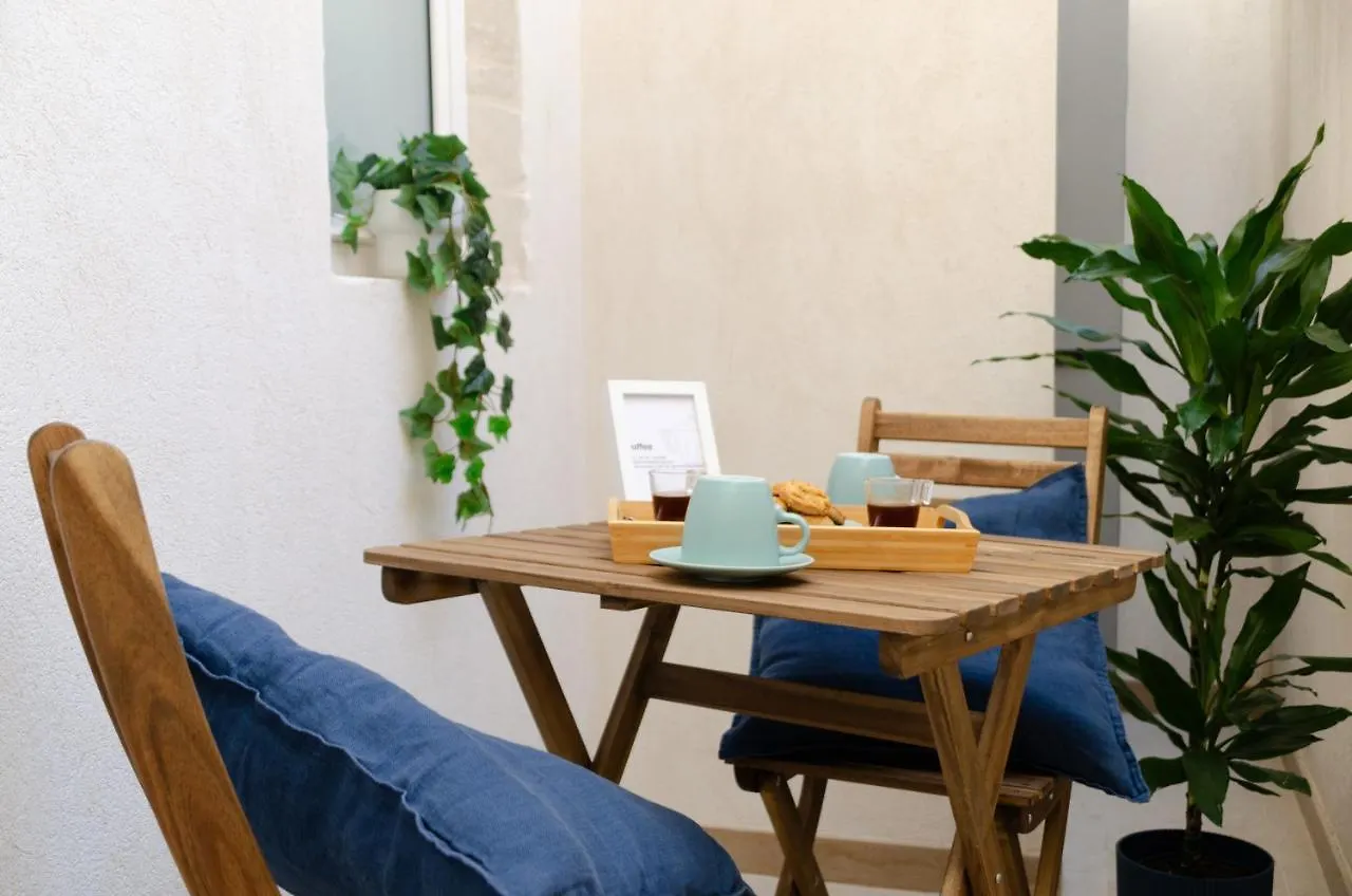 Modern Stone Apartment In The Heart Of Bari 0*,