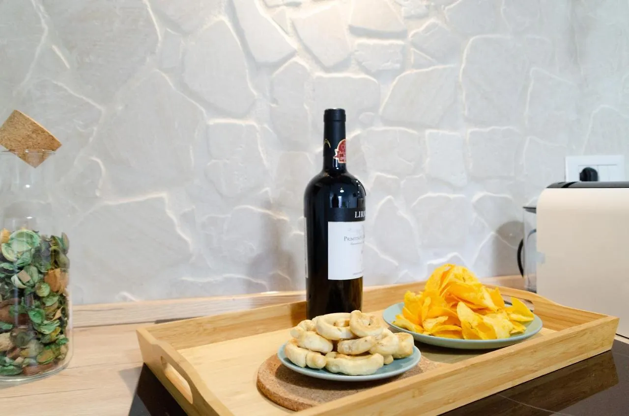 Modern Stone Apartment In The Heart Of Bari