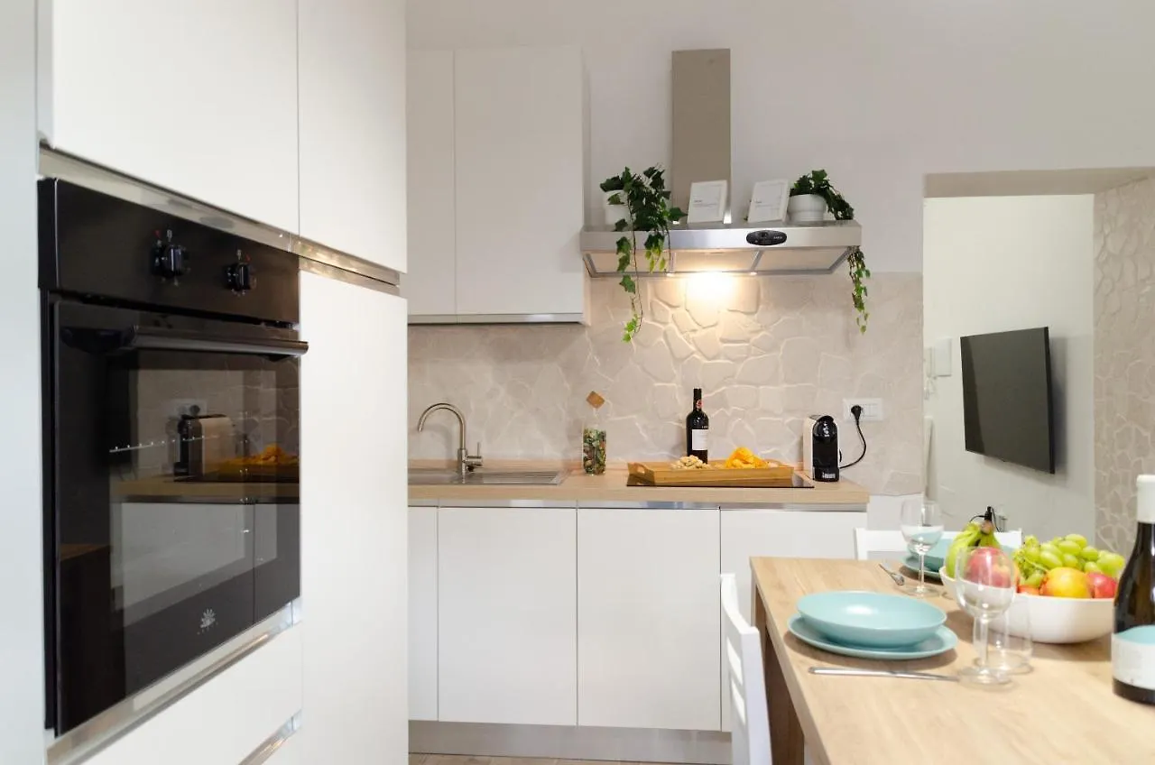 Modern Stone Apartment In The Heart Of Bari