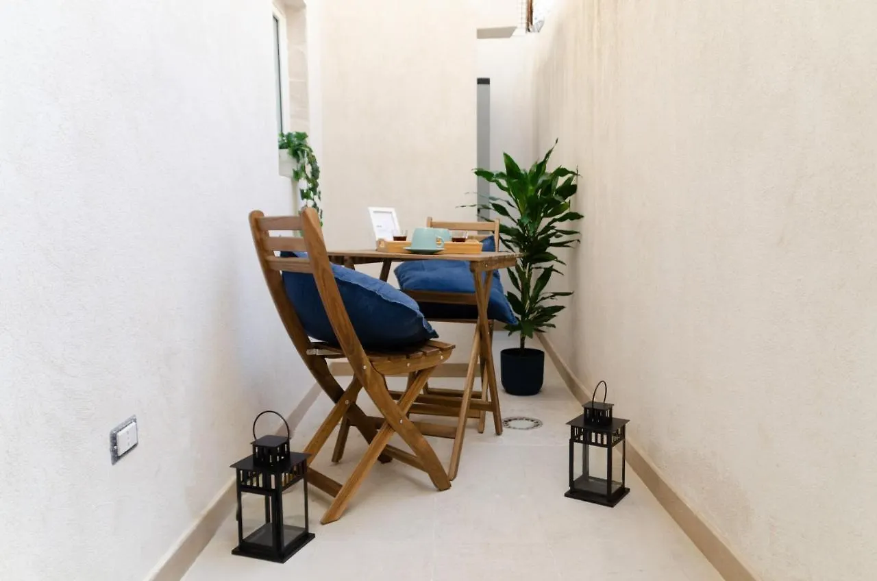 Modern Stone Apartment In The Heart Of Bari