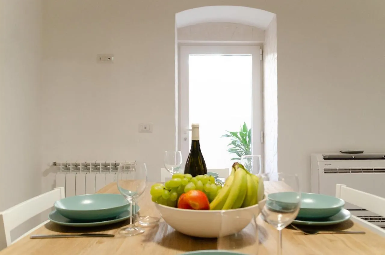 Modern Stone Apartment In The Heart Of Bari