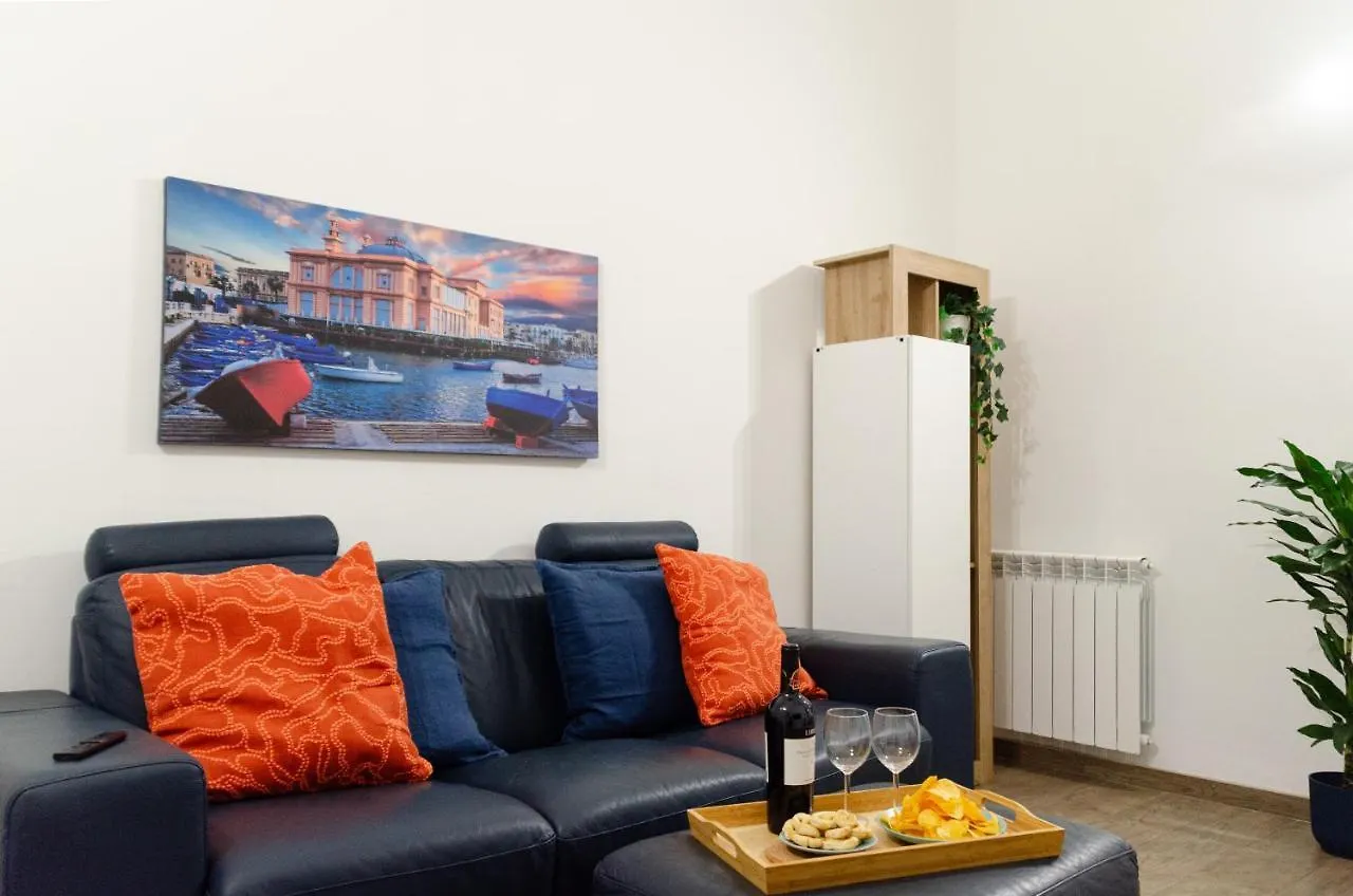 Modern Stone Apartment In The Heart Of Bari